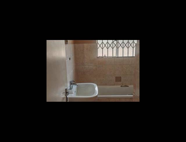 2 bed property to rent in ORMONDE